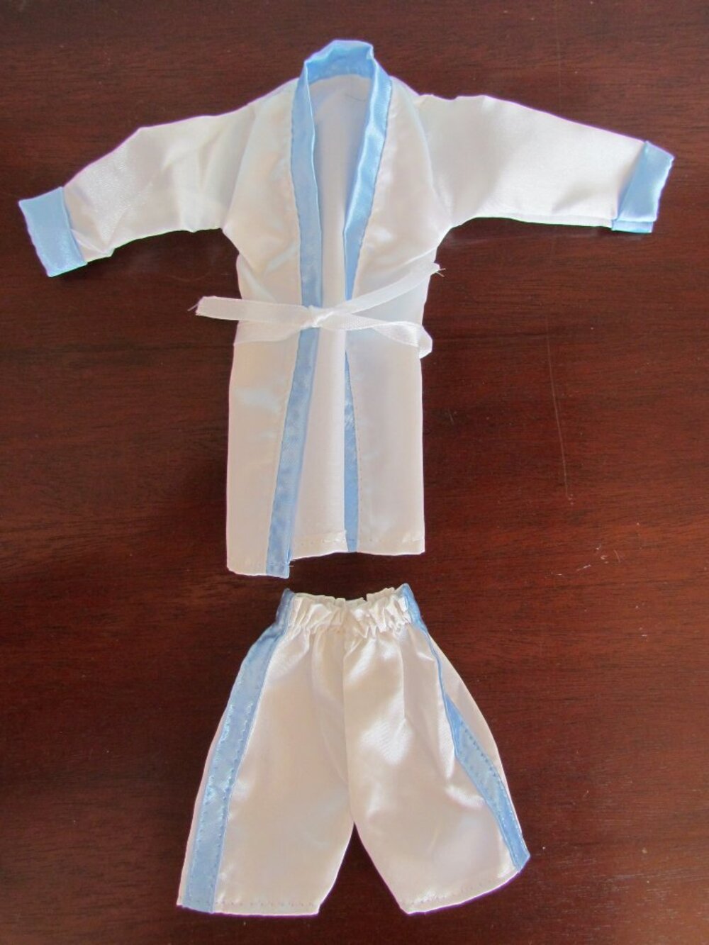 KEN ROBE & PAJAMA SHORTS, NEW WHITE & BLUE SATIN